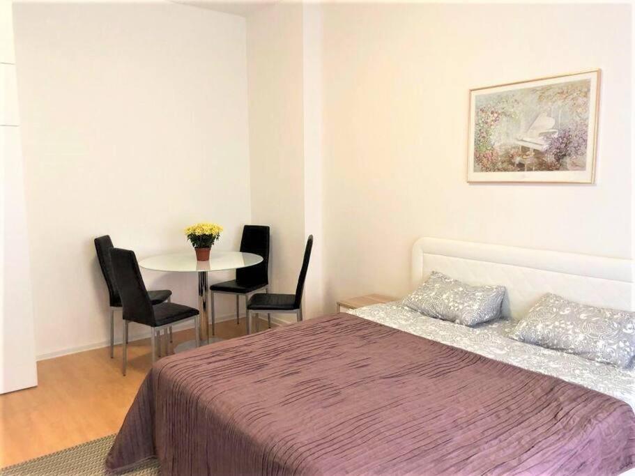Apartment By The Museum Praga Esterno foto