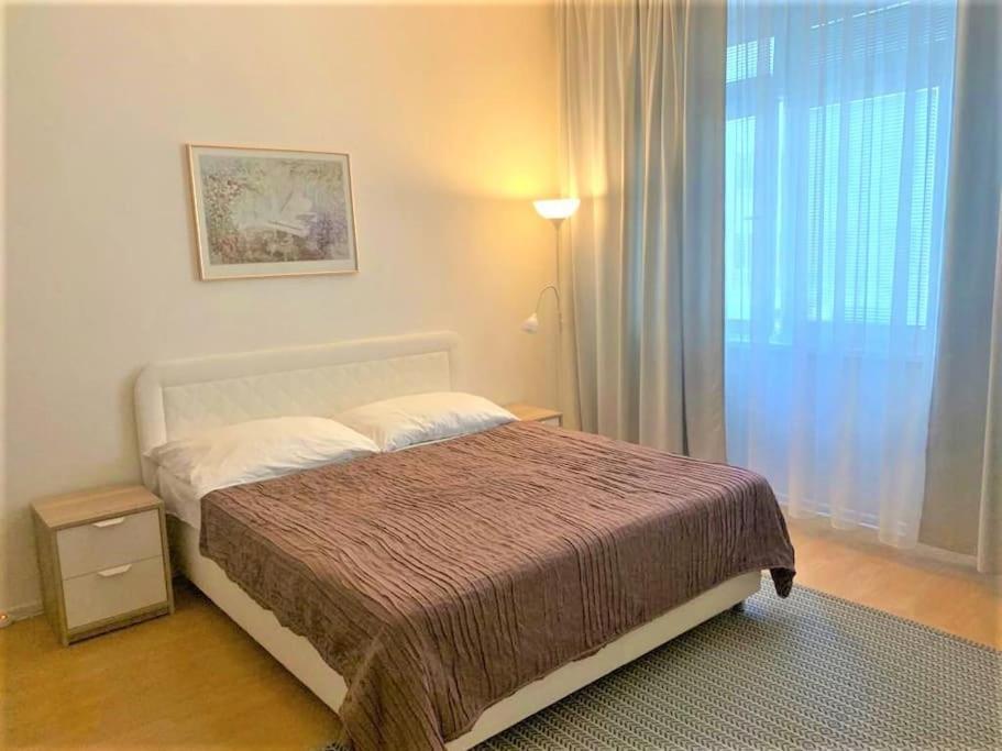 Apartment By The Museum Praga Esterno foto